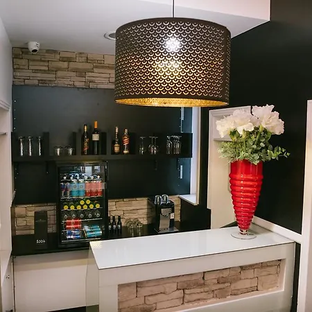 Hotellux 4*