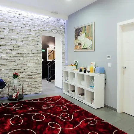 Hotellux Nocleg ze śniadaniem